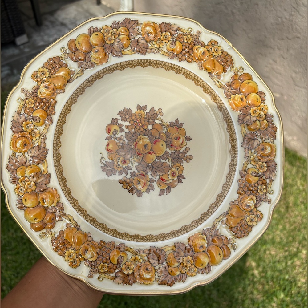 Crown Ducal Florentine England 1954 Embossed 10 1/4” Dinner Plate VHTF - Picture 2 of 9